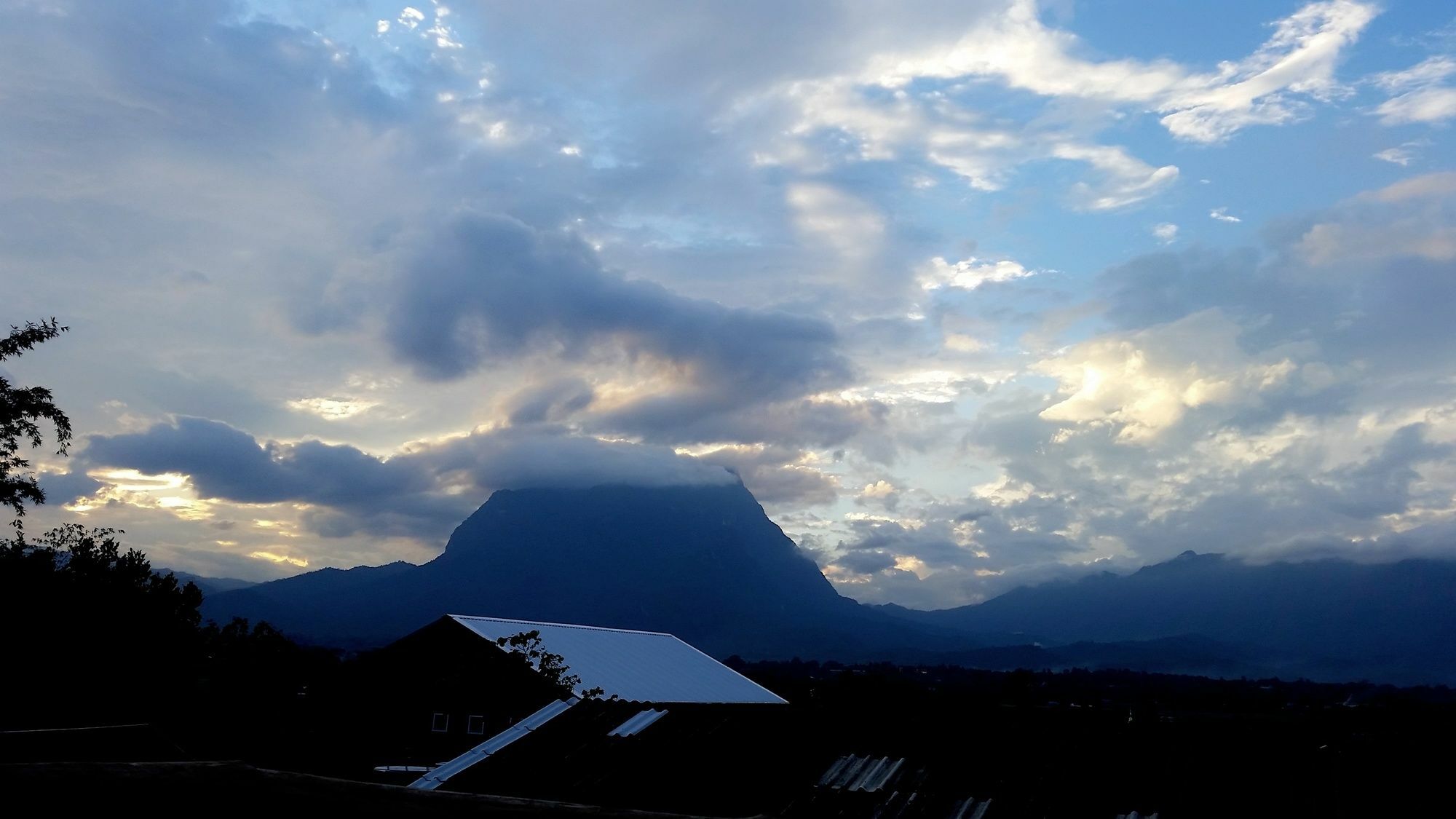 Baan Aingdoi Homestay, Chiang Dao Bagian luar foto